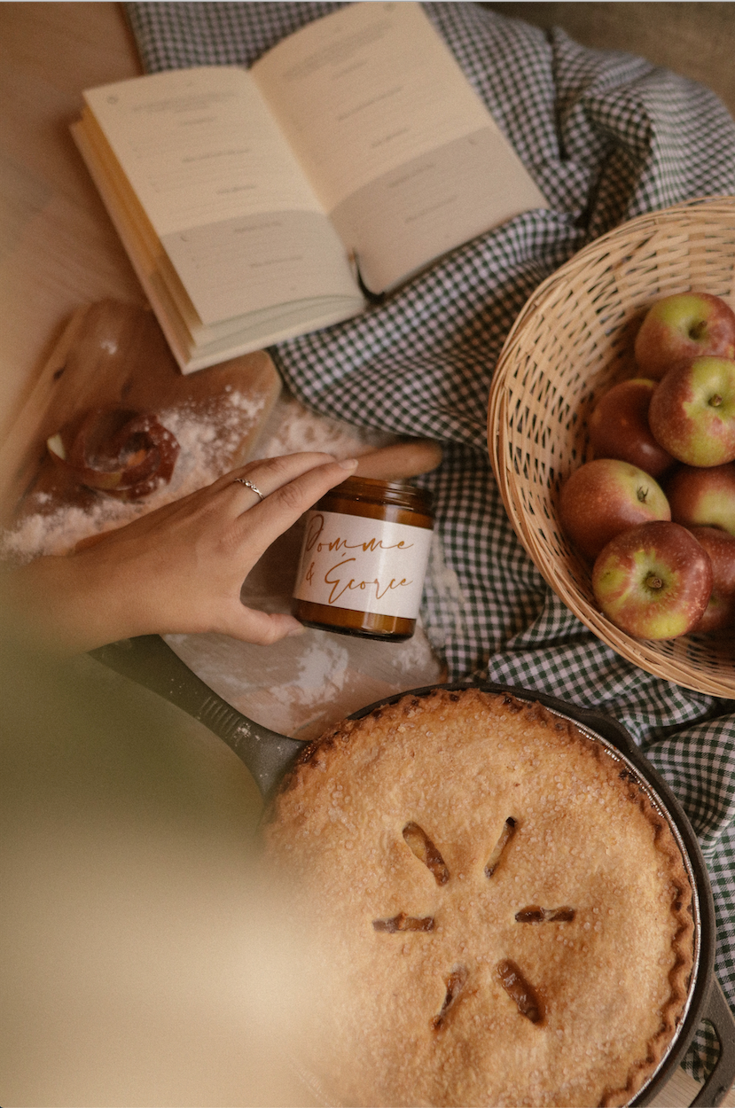Pomme & Écorce | Bougie de soja avec mèche de bois (NOUVEAU FORMAT 10 OZ)