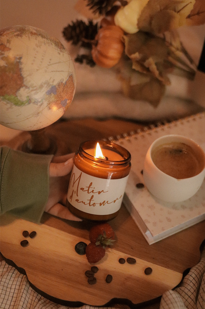 Matin d'automne | Bougie de soja avec mèche de bois (Améliorée)