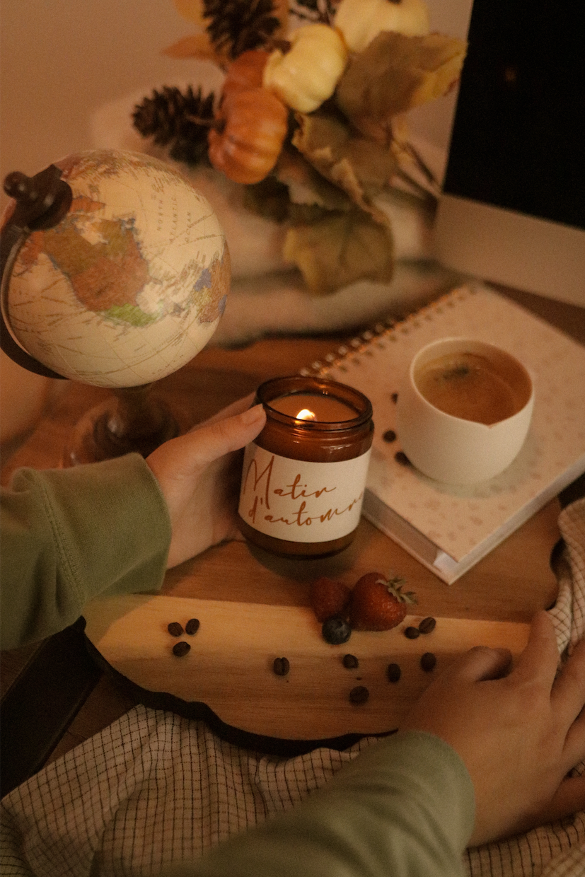 Matin d'automne | Bougie de soja avec mèche de bois (Améliorée)