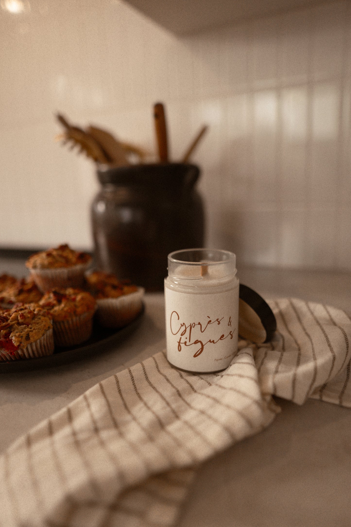 Bougie de soja avec mèche de bois | Cyprès & Figues (FORMAT 10 OZ)