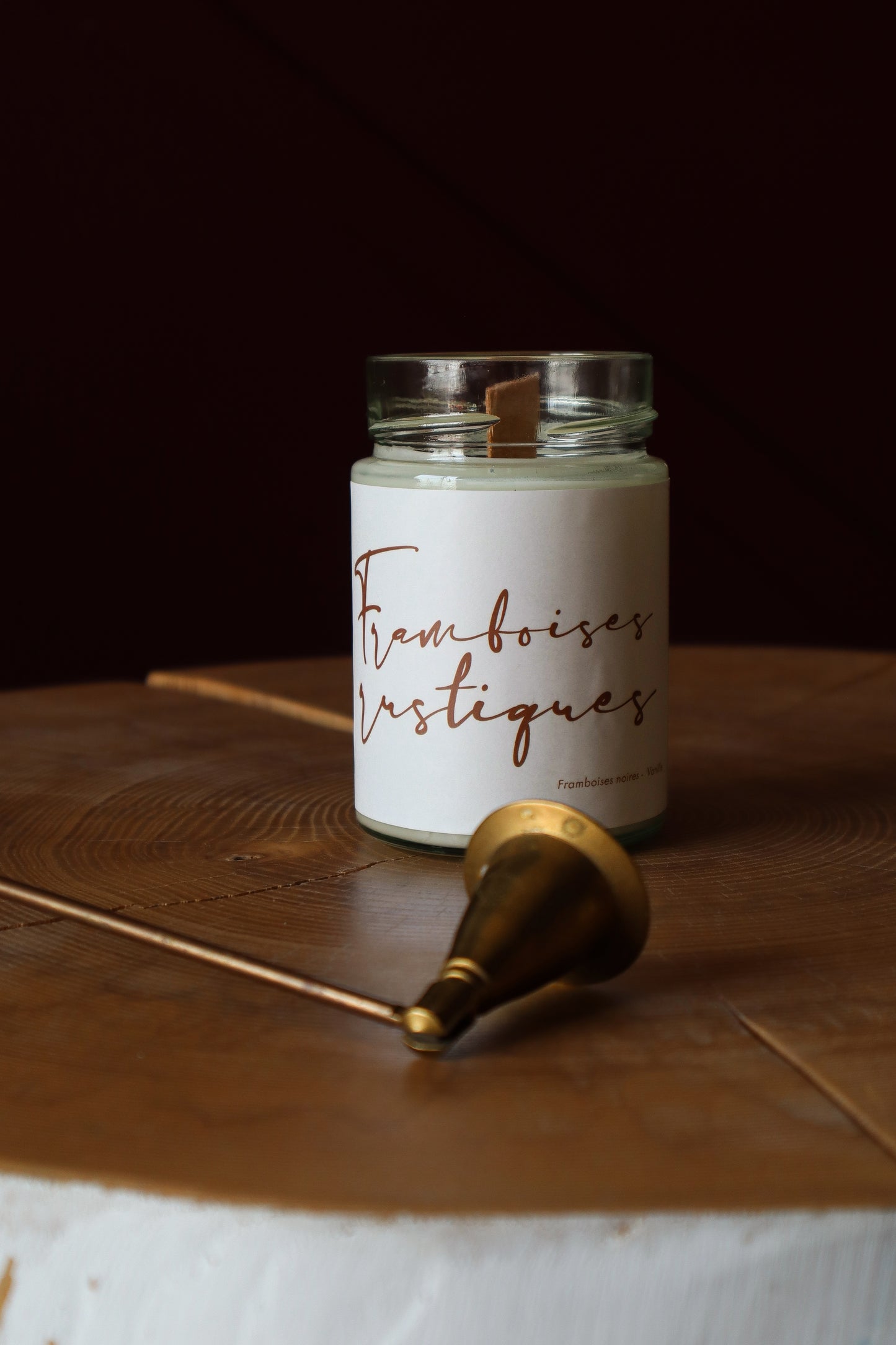 Bougie de soja avec mèche de bois | Framboises rustiques (FORMAT 10 OZ)