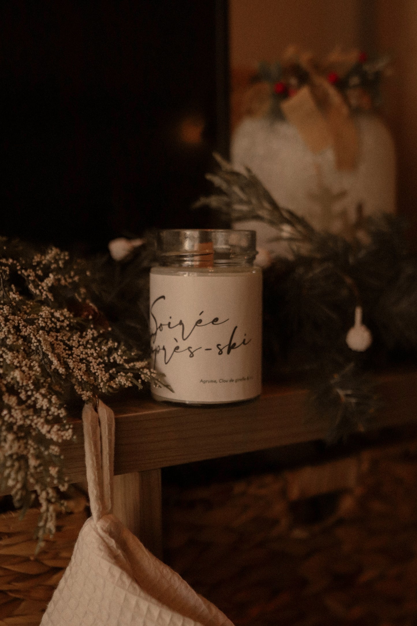 Soirée d'après-ski | Bougie de soja avec mèche de bois (NOUVEAU FORMAT 10oz)