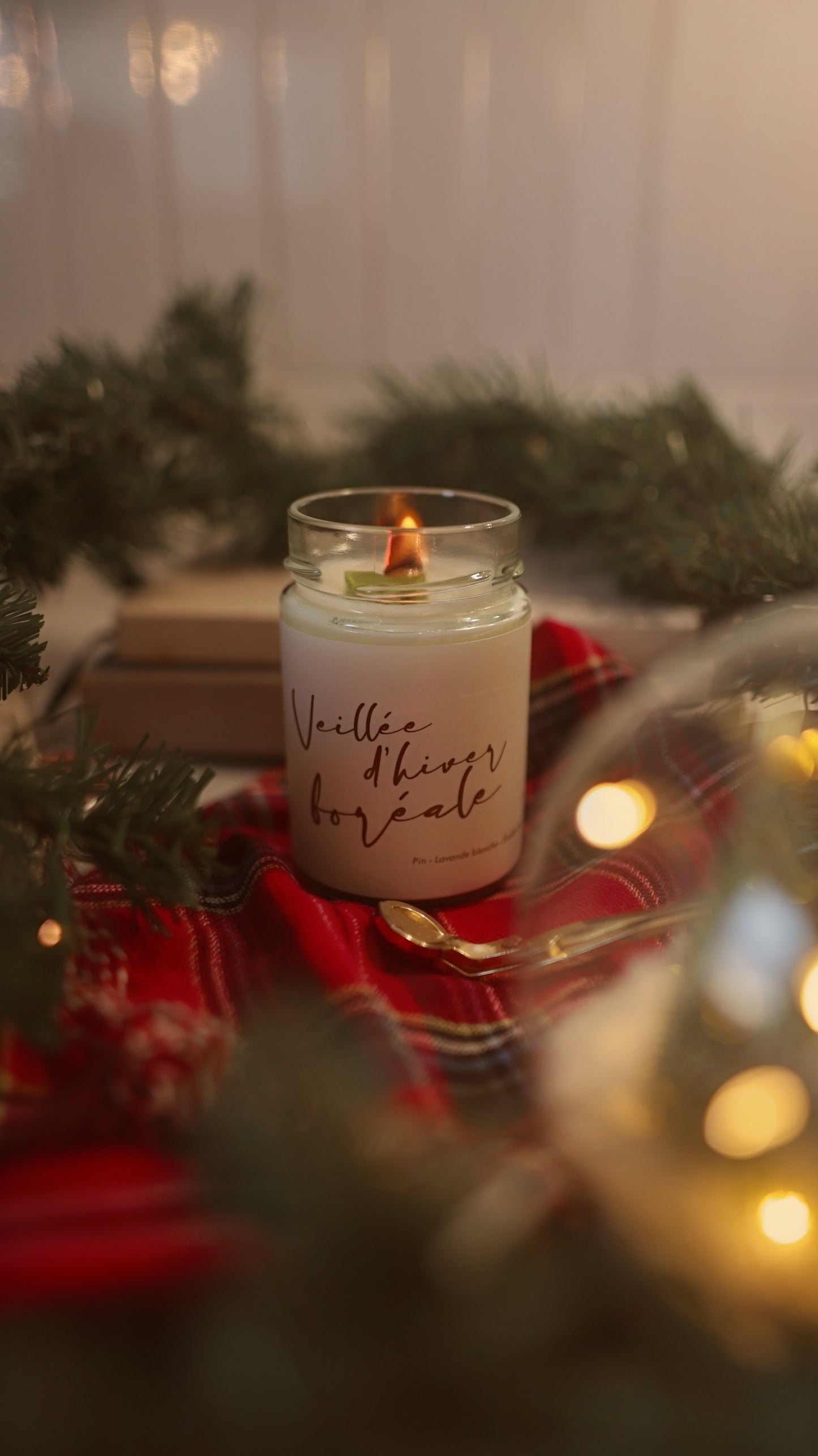 NOUVEAUTÉ | Veillée d'hiver boréale | Bougie de soja avec mèche de bois crépitante (50h)