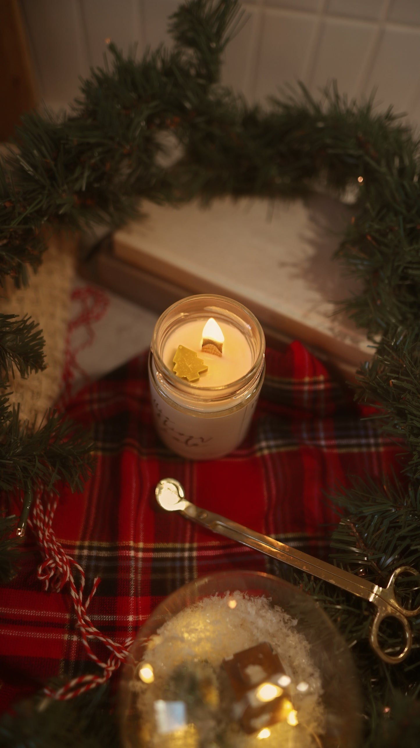 NOUVEAUTÉ | Veillée d'hiver boréale | Bougie de soja avec mèche de bois crépitante (50h)