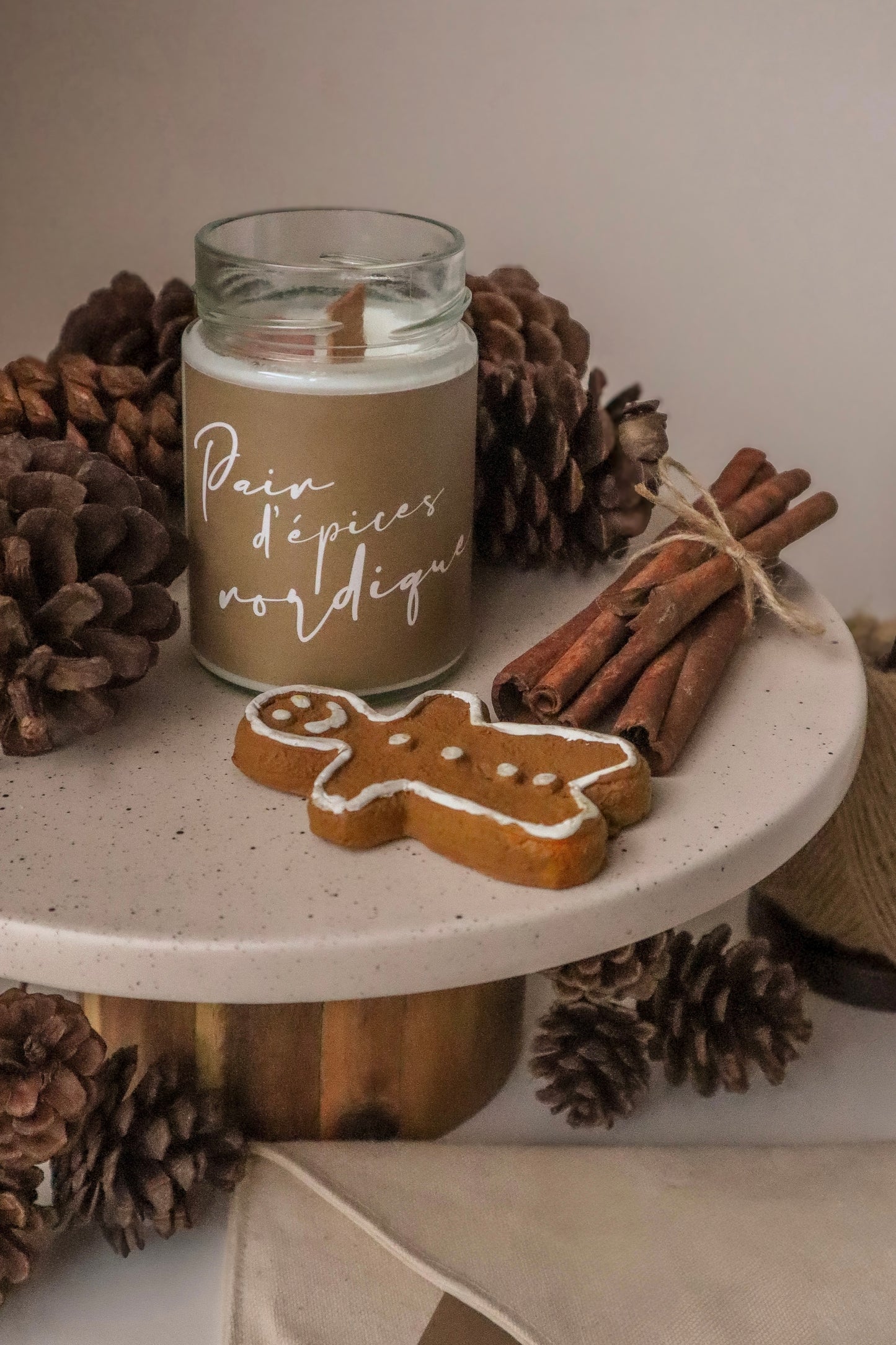 NOUVEAUTÉ | Pain d'épices nordique | Bougie de soja avec mèche de bois crépitante (50h)