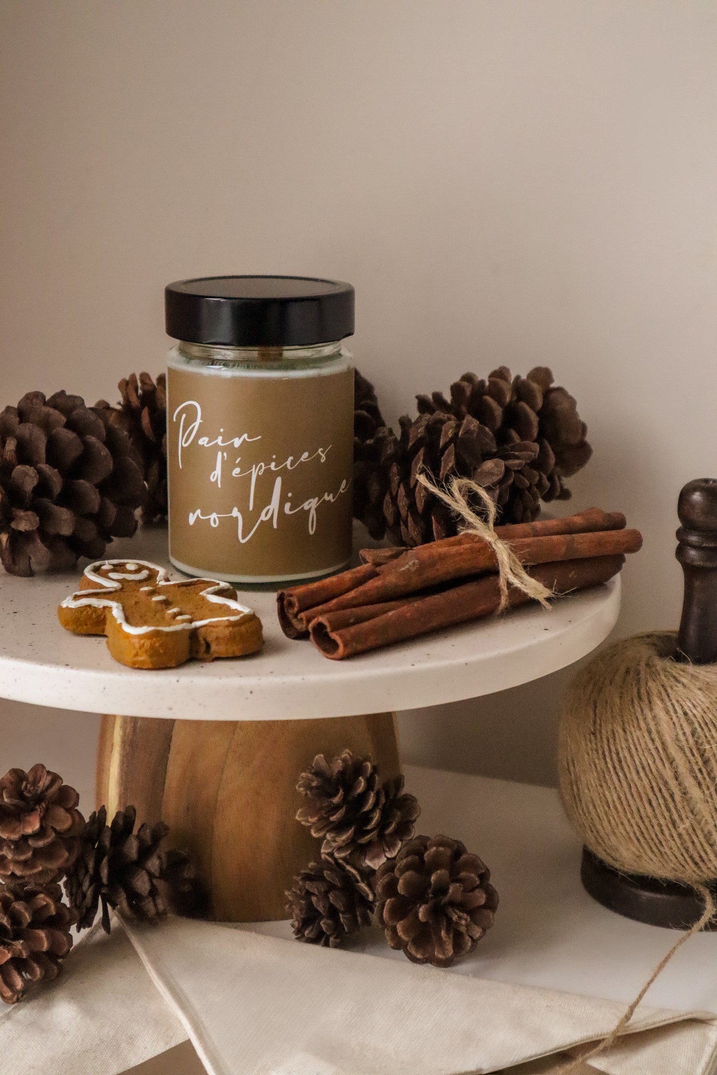 NOUVEAUTÉ | Pain d'épices nordique | Bougie de soja avec mèche de bois crépitante (50h)